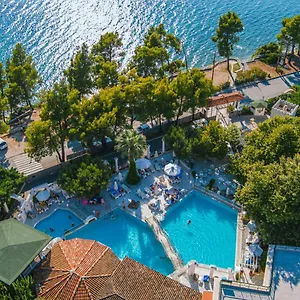 Hotel Acrotel Athena Pallas, Elia Nikitis